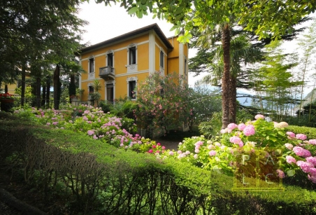 Villa Liberty in Varenna waterfront